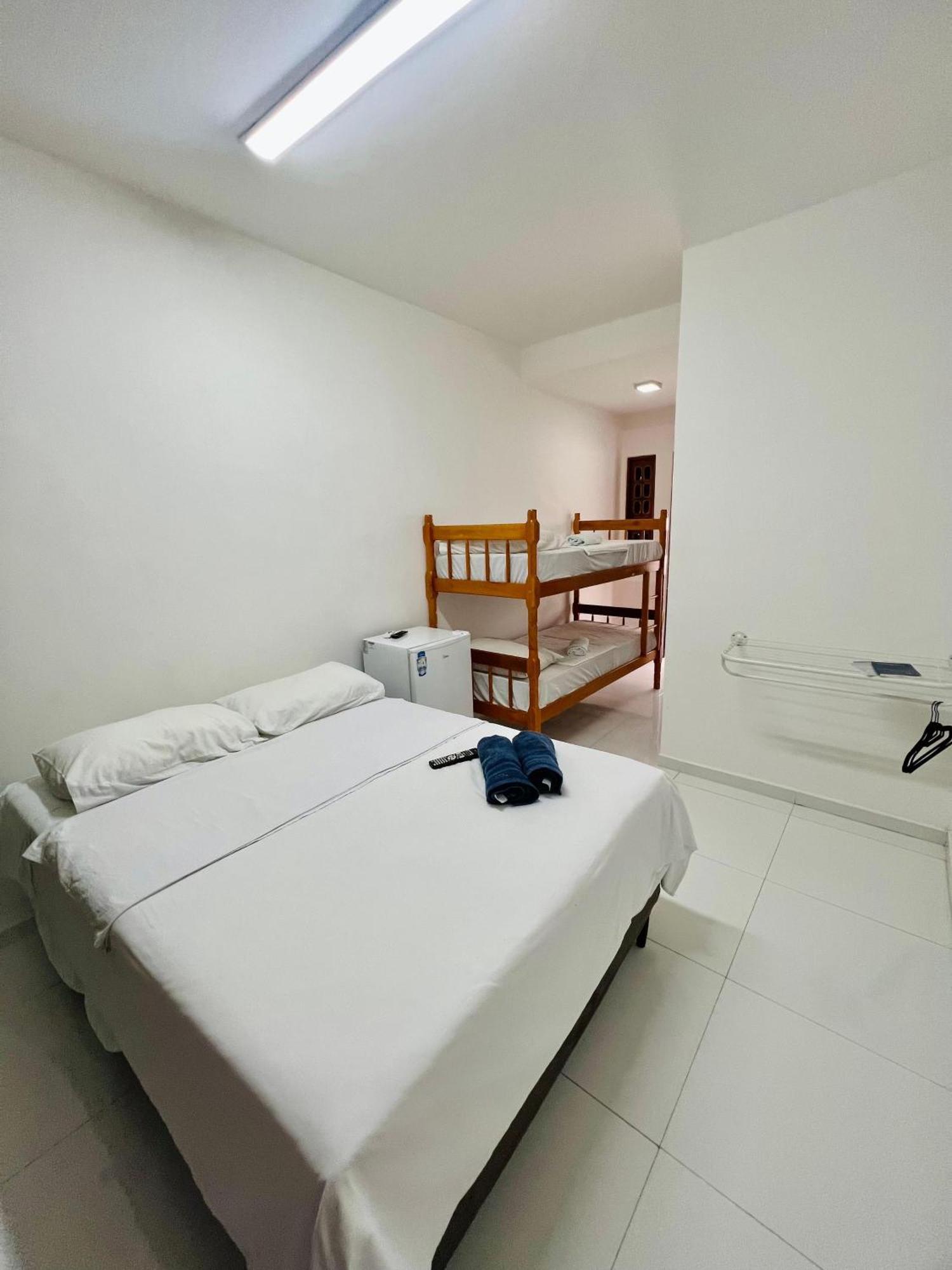 Pelo Sertao Hostel Пираняс Екстериор снимка