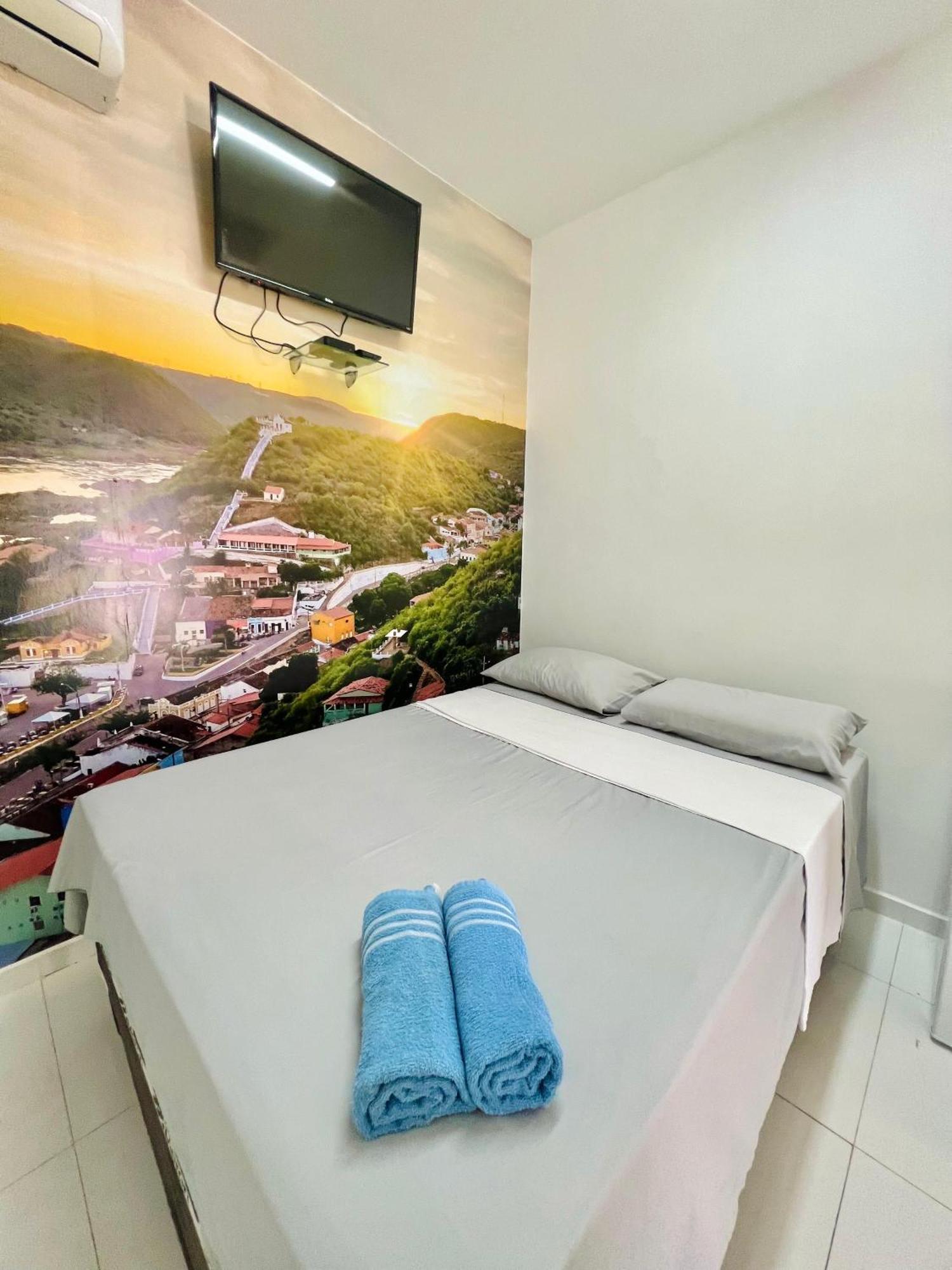 Pelo Sertao Hostel Пираняс Екстериор снимка